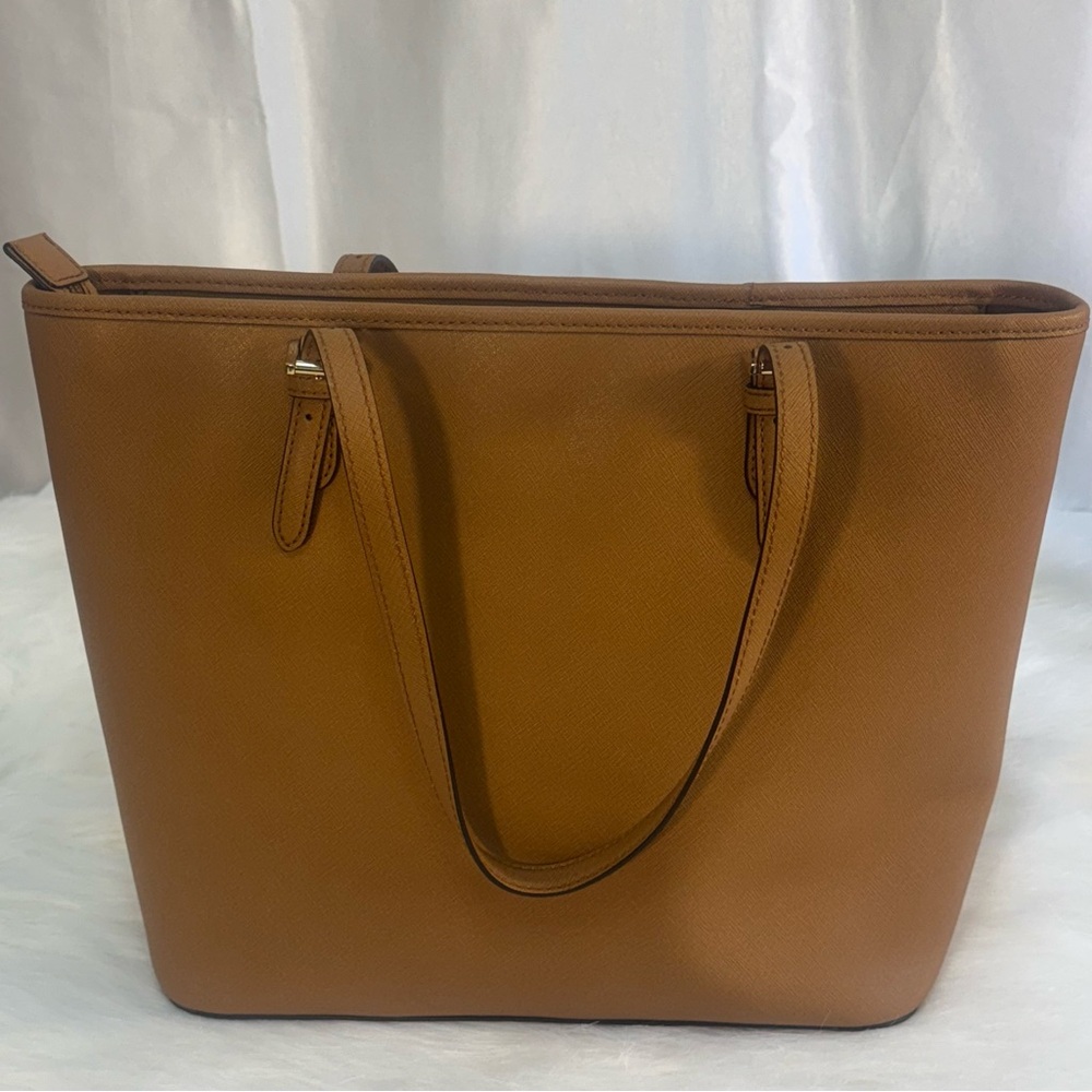 New Michael Kors Jet Set Saffiano Leather Acorn Pocket Tote Gold Accents NWOT - Picture 3 of 14
